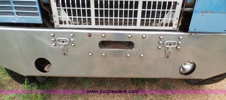 image for item J4939 1984 Freightliner grain truck