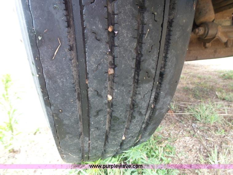 image for item J4939 1984 Freightliner grain truck