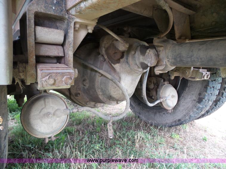 image for item J4939 1984 Freightliner grain truck