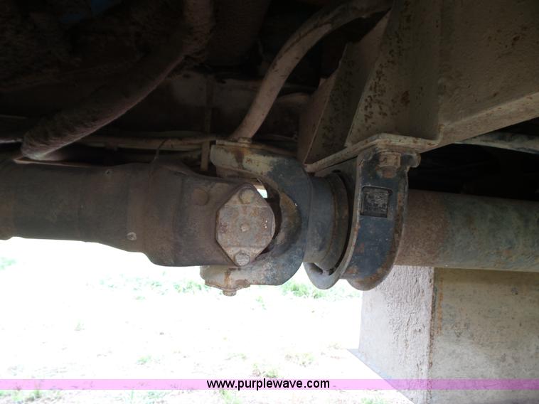 image for item J4939 1984 Freightliner grain truck