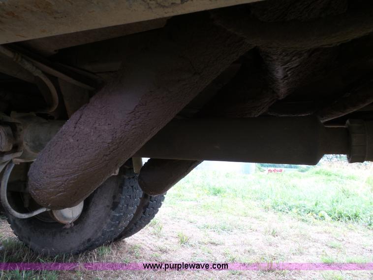 image for item J4939 1984 Freightliner grain truck