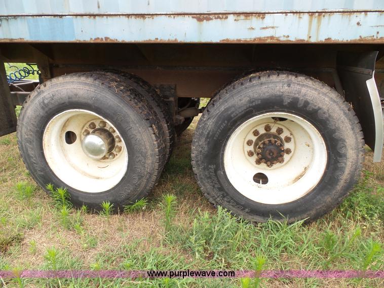 image for item J4939 1984 Freightliner grain truck