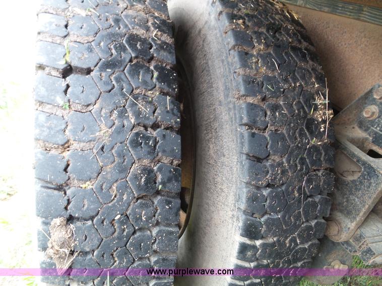 image for item J4939 1984 Freightliner grain truck