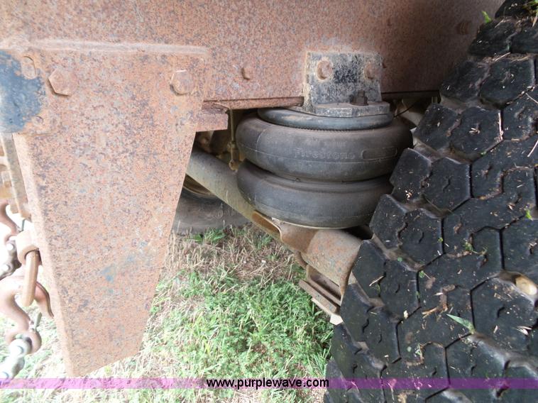 image for item J4939 1984 Freightliner grain truck