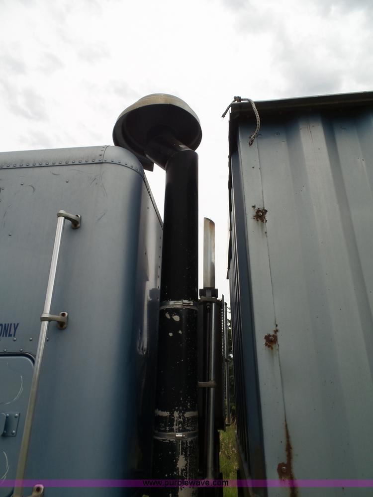 image for item J4939 1984 Freightliner grain truck