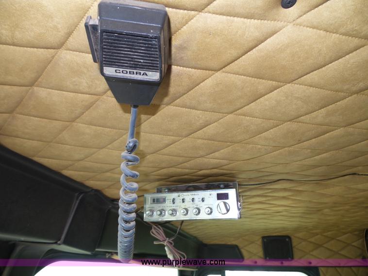 image for item J4939 1984 Freightliner grain truck