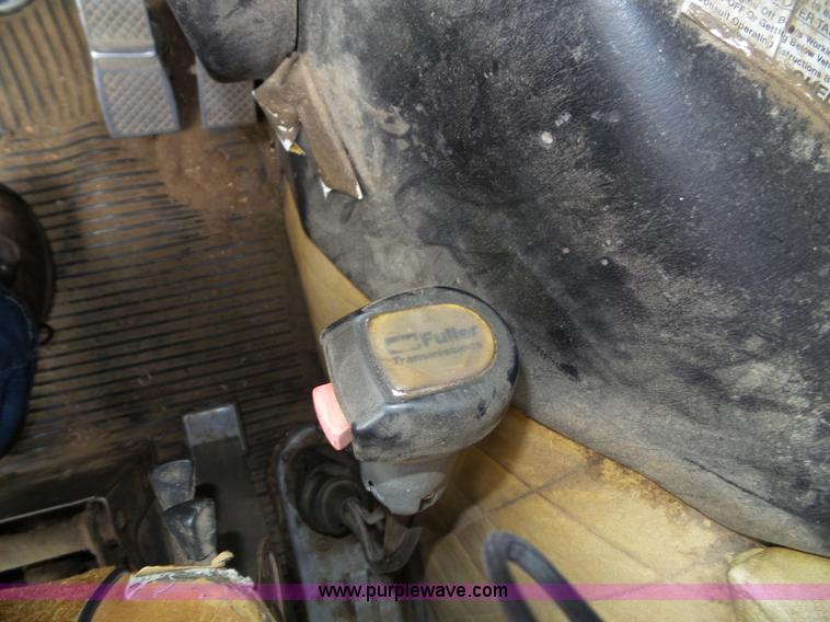 image for item J4939 1984 Freightliner grain truck