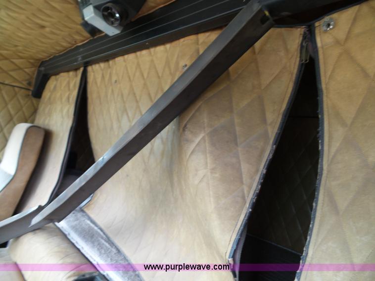 image for item J4939 1984 Freightliner grain truck