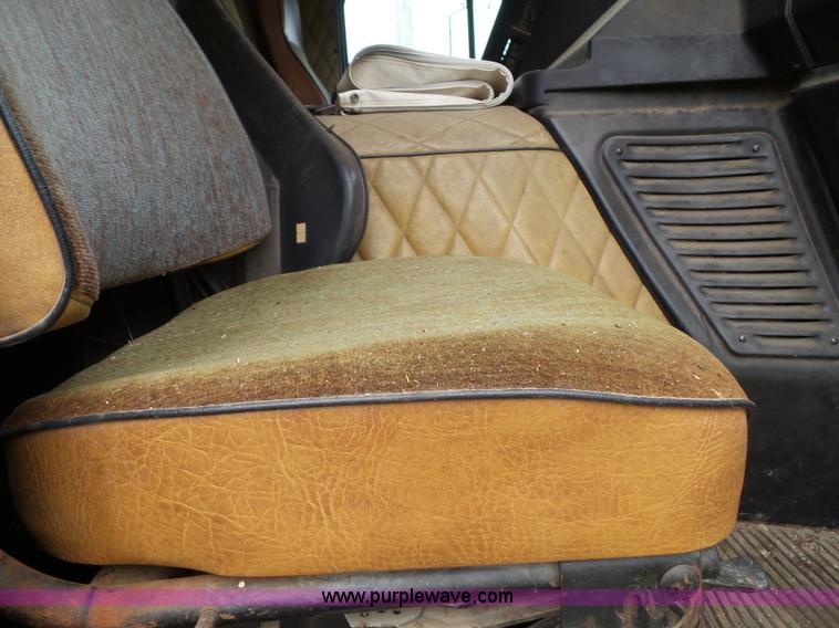 image for item J4939 1984 Freightliner grain truck