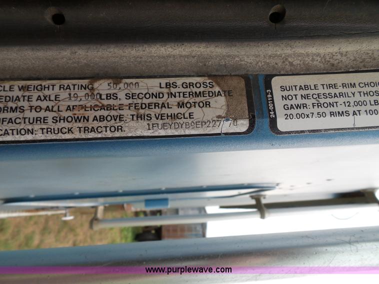 image for item J4939 1984 Freightliner grain truck