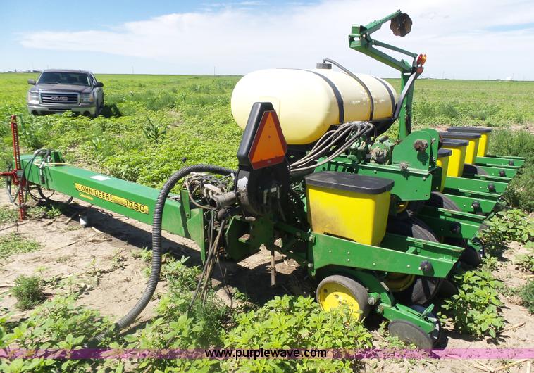 image for item J6003 1996 John Deere 1760 planter