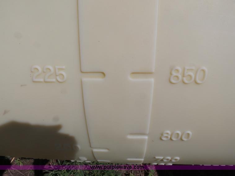 image for item J6003 1996 John Deere 1760 planter