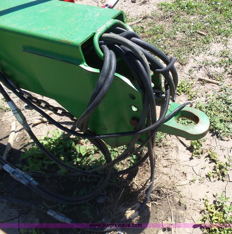 image for item J6003 1996 John Deere 1760 planter