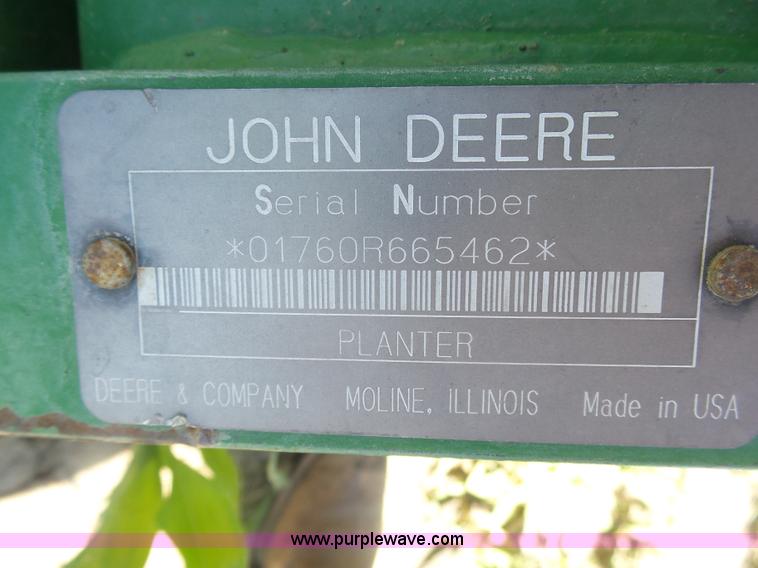 image for item J6003 1996 John Deere 1760 planter