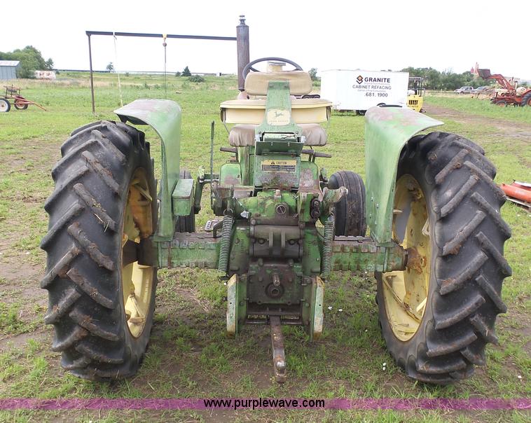 image for item J6007 John Deere 2010 tractor