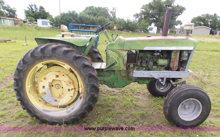 image for item J6007 John Deere 2010 tractor