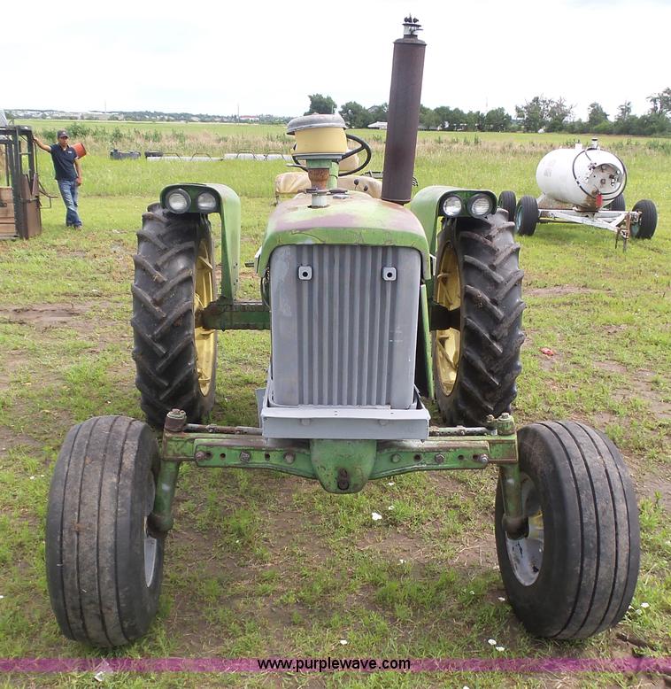 image for item J6007 John Deere 2010 tractor