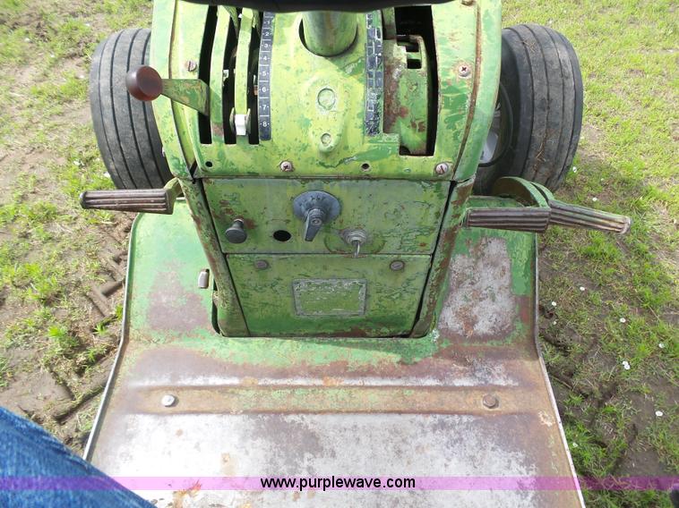 image for item J6007 John Deere 2010 tractor