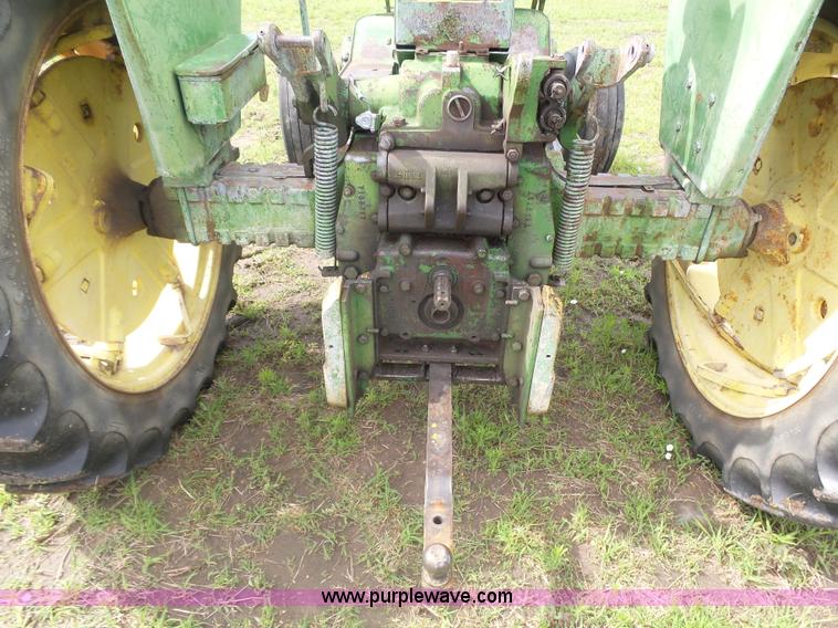 image for item J6007 John Deere 2010 tractor