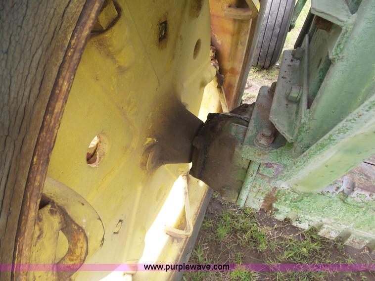 image for item J6007 John Deere 2010 tractor