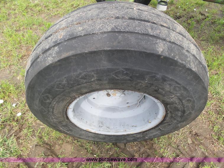 image for item J6007 John Deere 2010 tractor