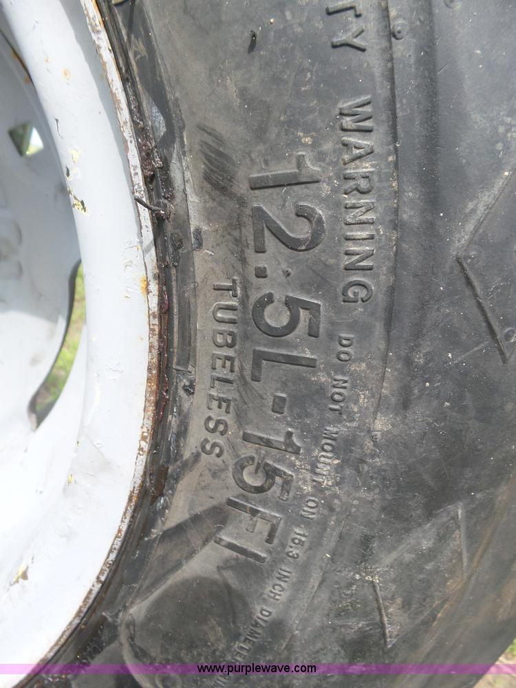 image for item J6007 John Deere 2010 tractor