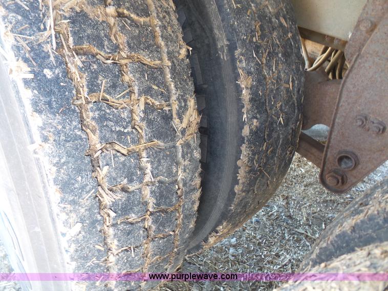 image for item K4665 1987 Wilson PSDCL-208 livestock trailer