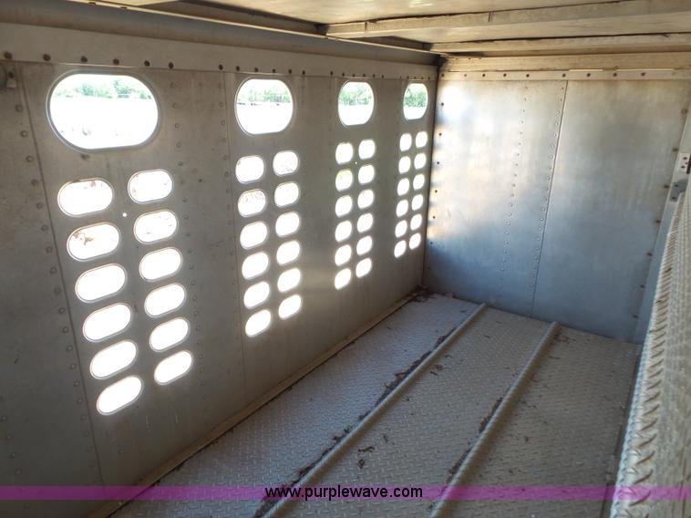 image for item K4665 1987 Wilson PSDCL-208 livestock trailer