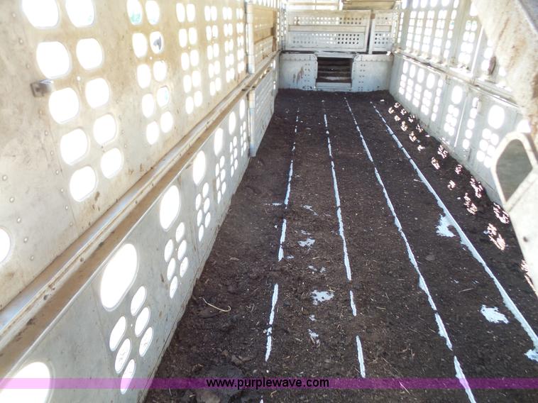 image for item K4665 1987 Wilson PSDCL-208 livestock trailer