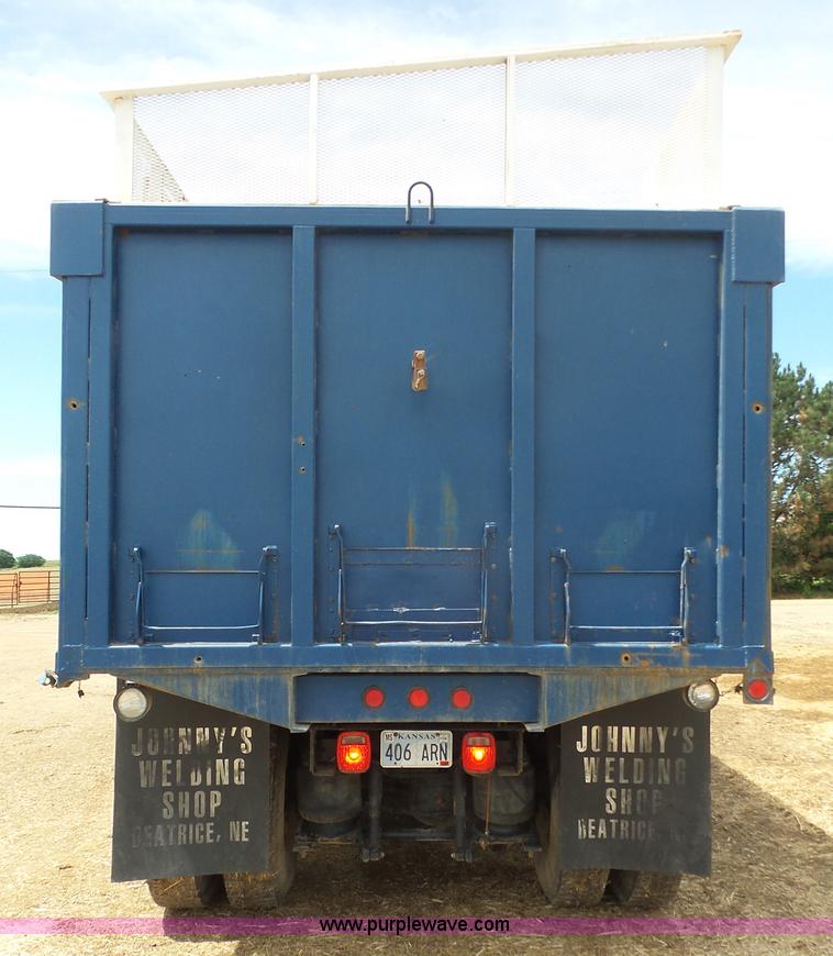 image for item K4666 1991 Mack CH613 silage/grain truck