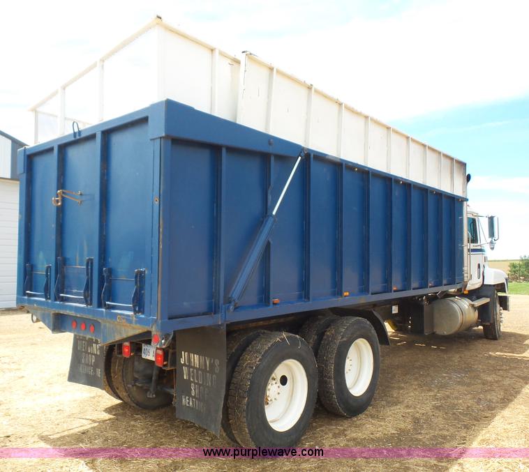 image for item K4666 1991 Mack CH613 silage/grain truck