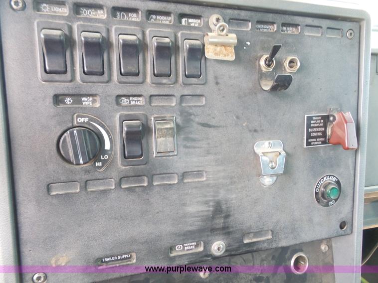 image for item K4666 1991 Mack CH613 silage/grain truck