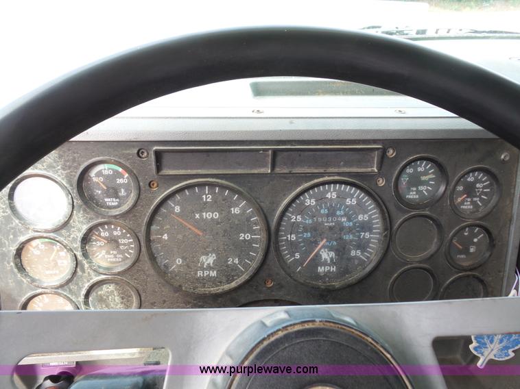 image for item K4666 1991 Mack CH613 silage/grain truck