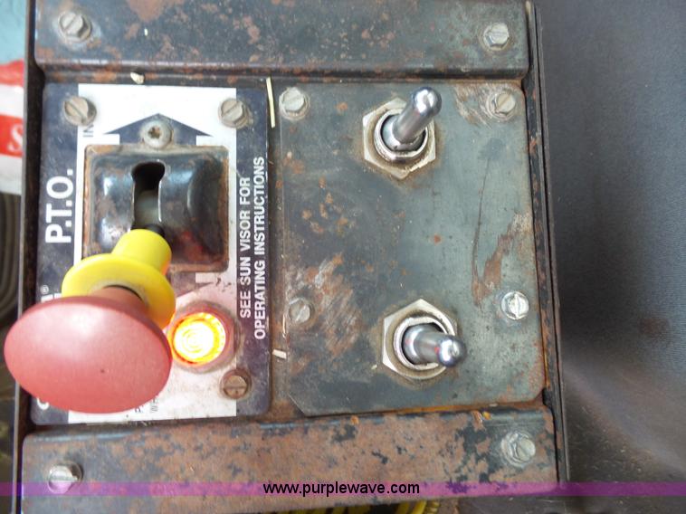 image for item K4666 1991 Mack CH613 silage/grain truck