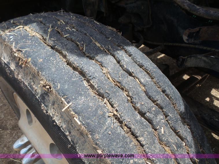 image for item K4666 1991 Mack CH613 silage/grain truck