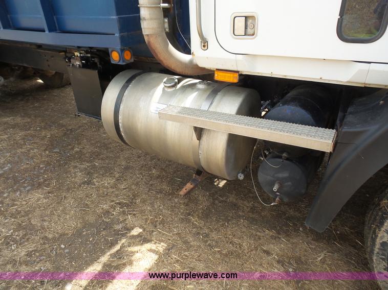 image for item K4666 1991 Mack CH613 silage/grain truck