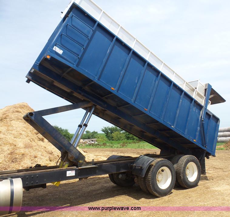 image for item K4666 1991 Mack CH613 silage/grain truck