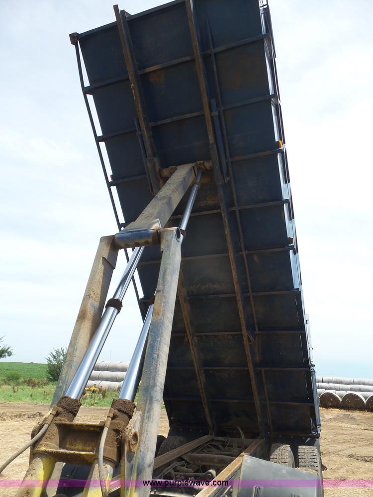 image for item K4666 1991 Mack CH613 silage/grain truck