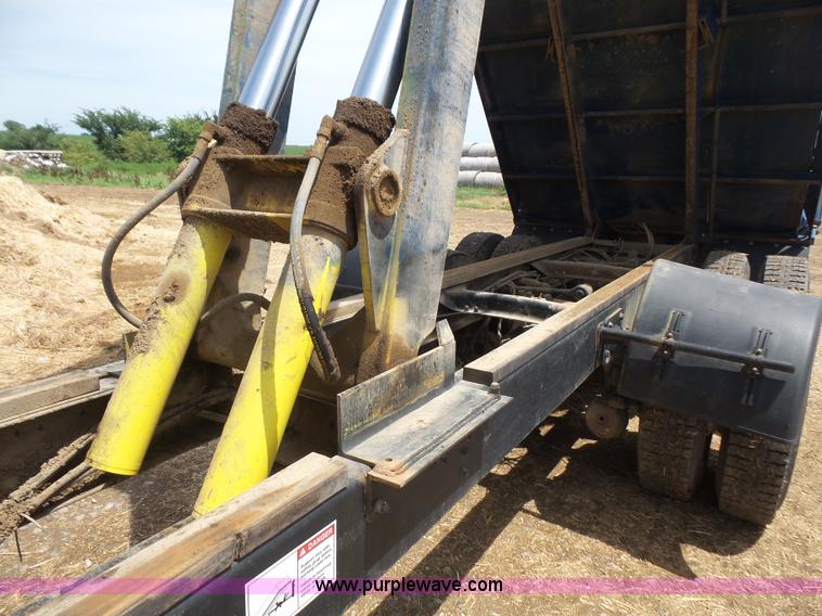 image for item K4666 1991 Mack CH613 silage/grain truck