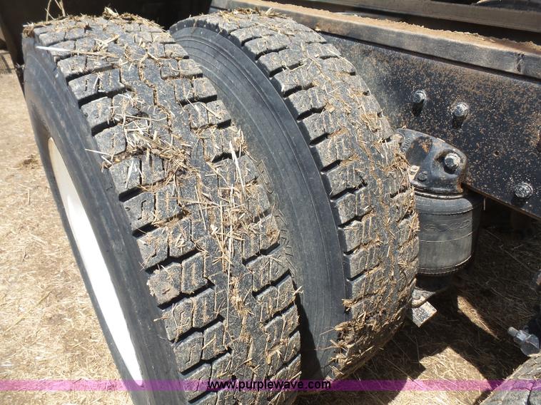 image for item K4666 1991 Mack CH613 silage/grain truck