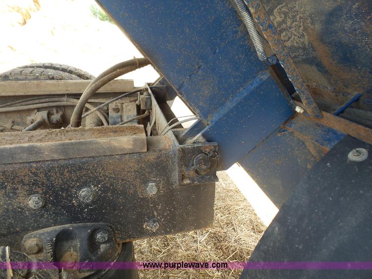 image for item K4666 1991 Mack CH613 silage/grain truck