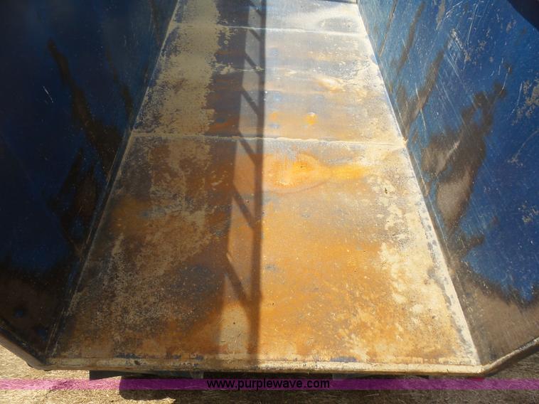 image for item K4666 1991 Mack CH613 silage/grain truck