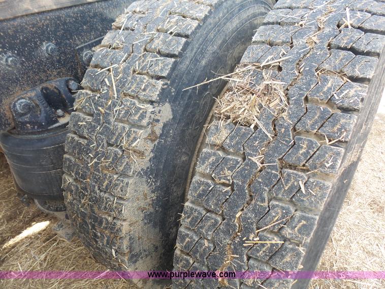 image for item K4666 1991 Mack CH613 silage/grain truck