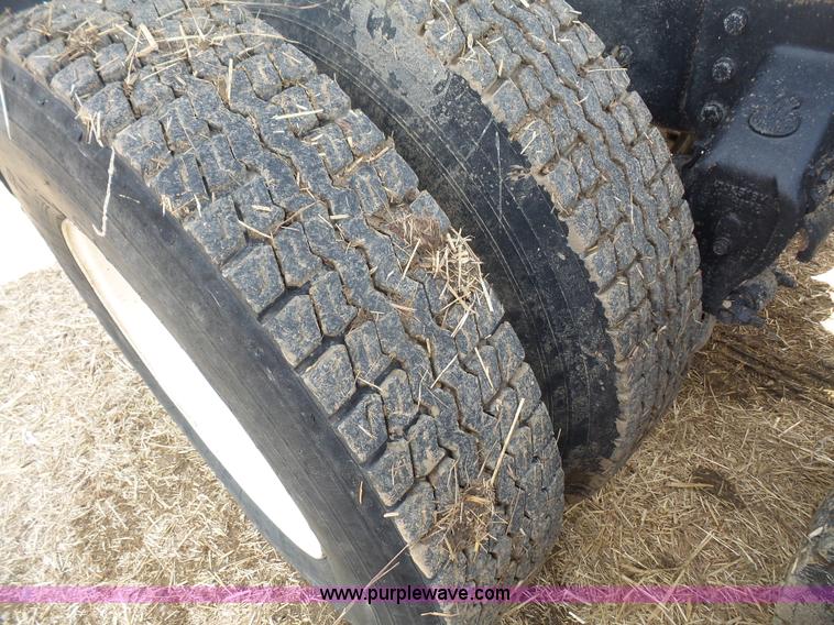 image for item K4666 1991 Mack CH613 silage/grain truck