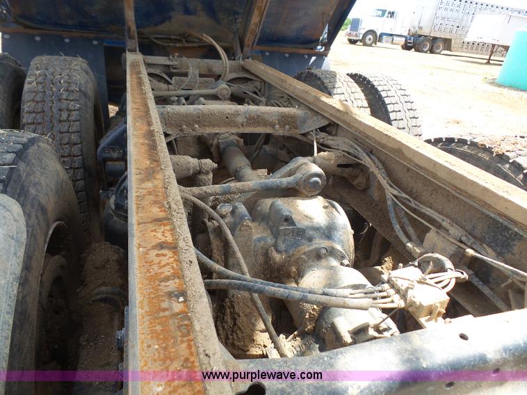 image for item K4666 1991 Mack CH613 silage/grain truck