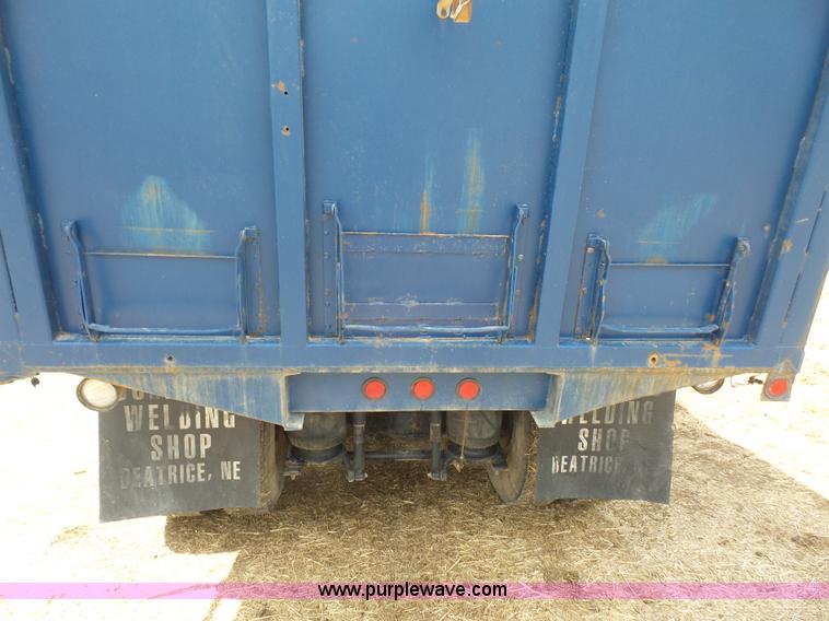 image for item K4666 1991 Mack CH613 silage/grain truck