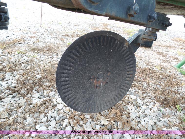 image for item K5385 John Deere 2600 six bottom plow