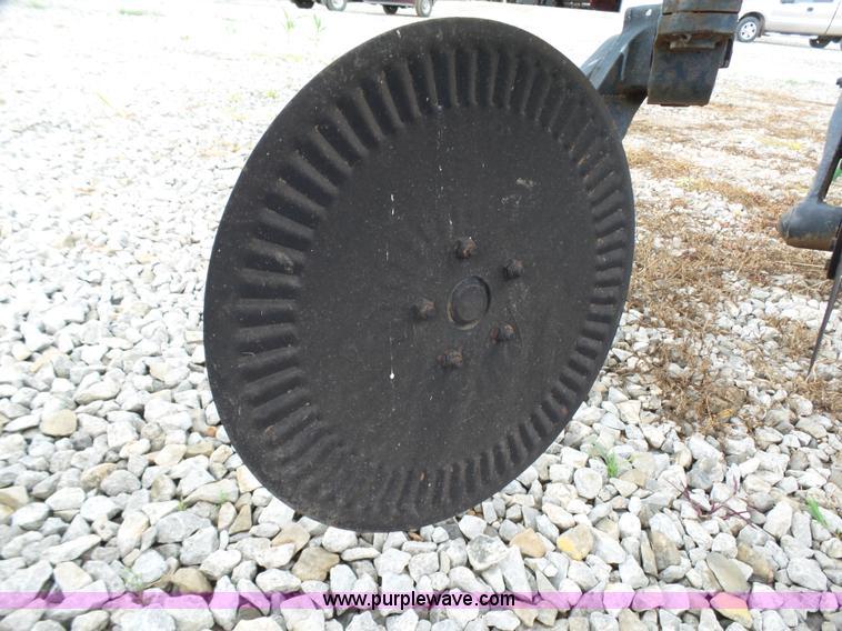 image for item K5385 John Deere 2600 six bottom plow