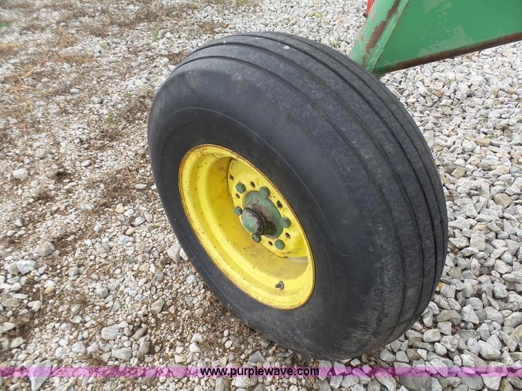 image for item K5385 John Deere 2600 six bottom plow