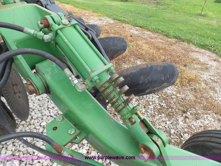 image for item K5385 John Deere 2600 six bottom plow